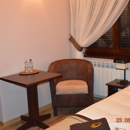 Zajazd Zlota Podkowa Wrocki Oda fotoğraf